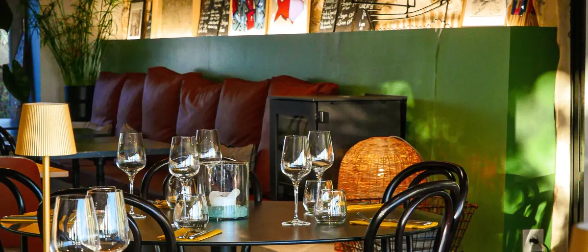 Salle de restaurant photographiée par Boudekom