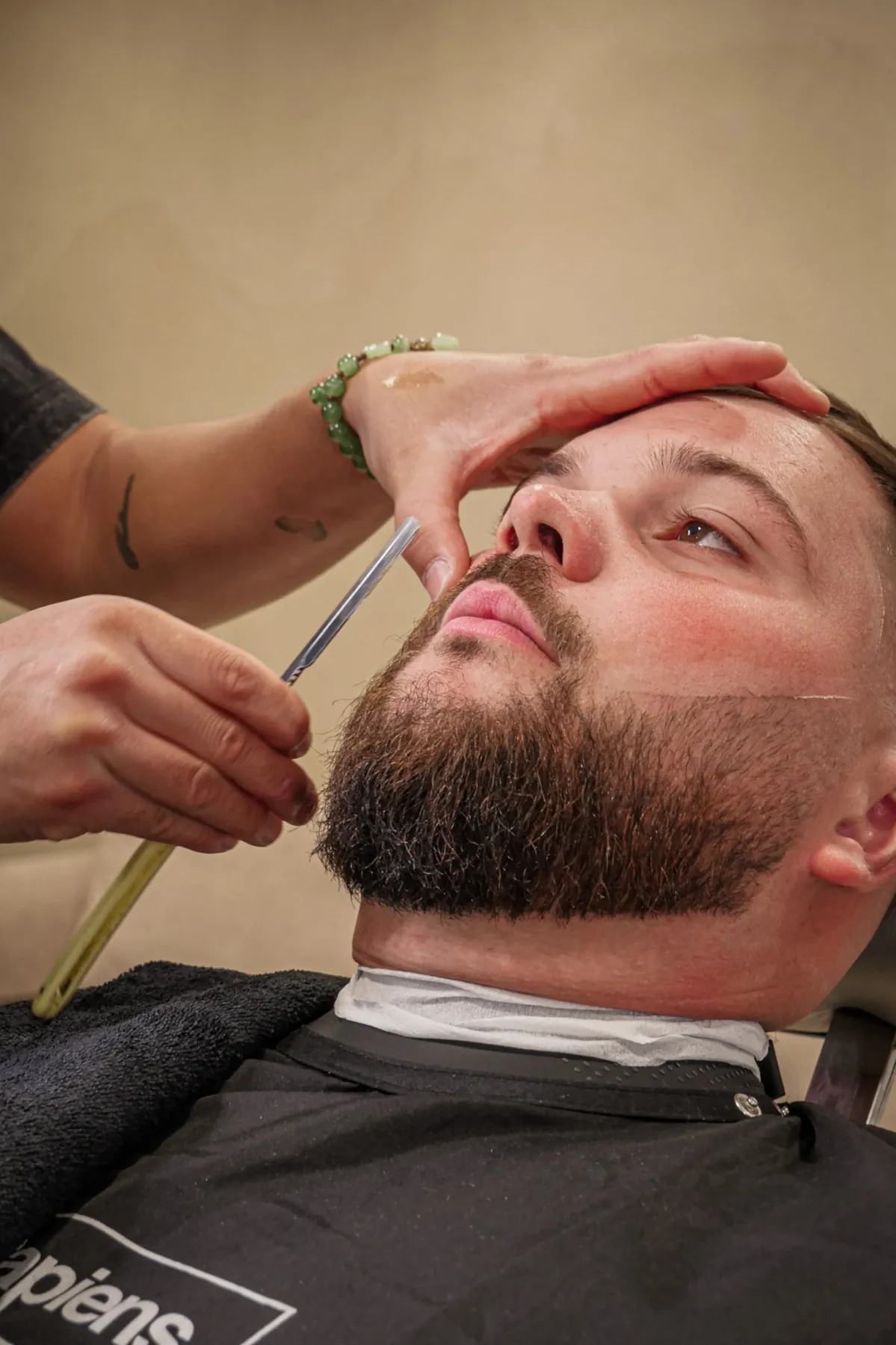 Finitions au salon — Les Barbiers Bretons
